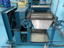 Three-Roller-Soap-Milling-Machine-2.jpg