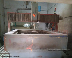 Used-CNC-Waterjet-Cutting-Machine-2.jpg